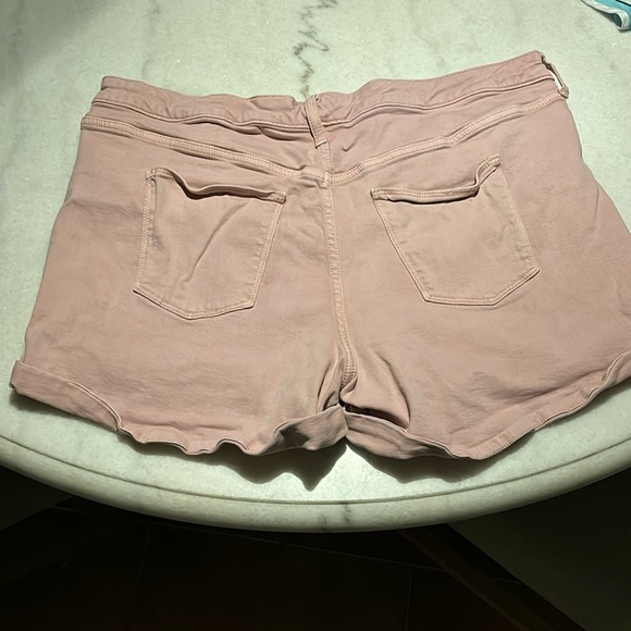 Pink Universal Thread shorts - Picture 2 of 5